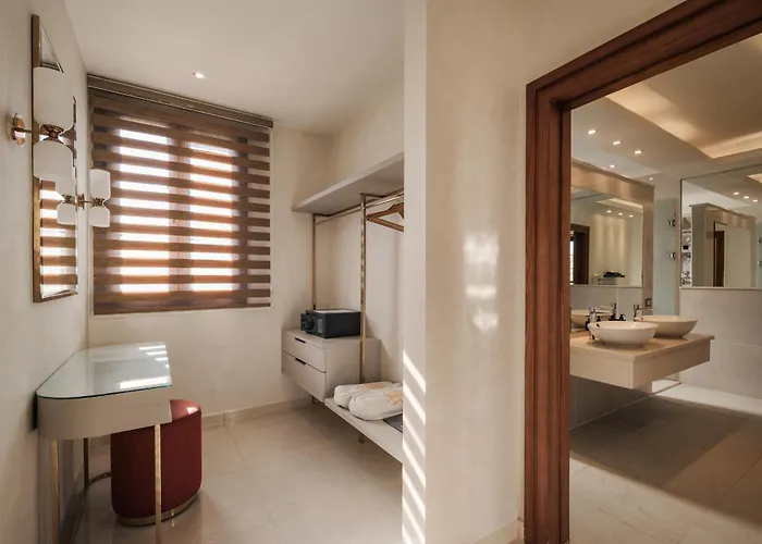 Al Kasr Sahl Hasheesh - Ultra