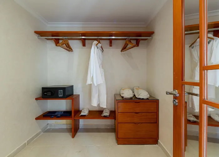 Üdülőközpont Al Kasr Sahl Hasheesh - Ultra 5*